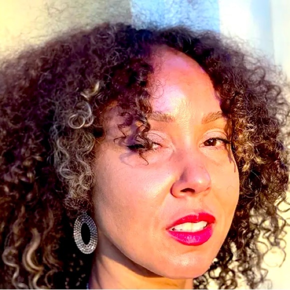 Oval Dangle Pierced Earrings
(New) - Picture 1 of 5